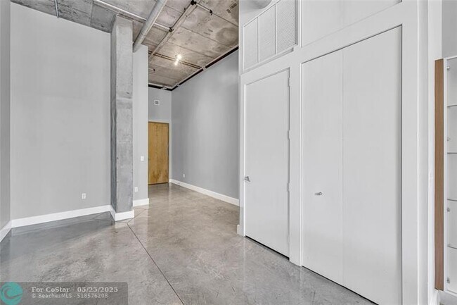Building Photo - 434 NW 1st Ave