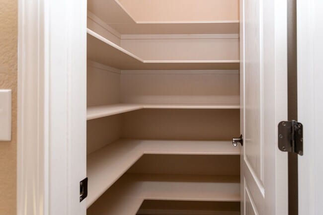 Building Photo - Beautiful Ranch in Pine Creek!