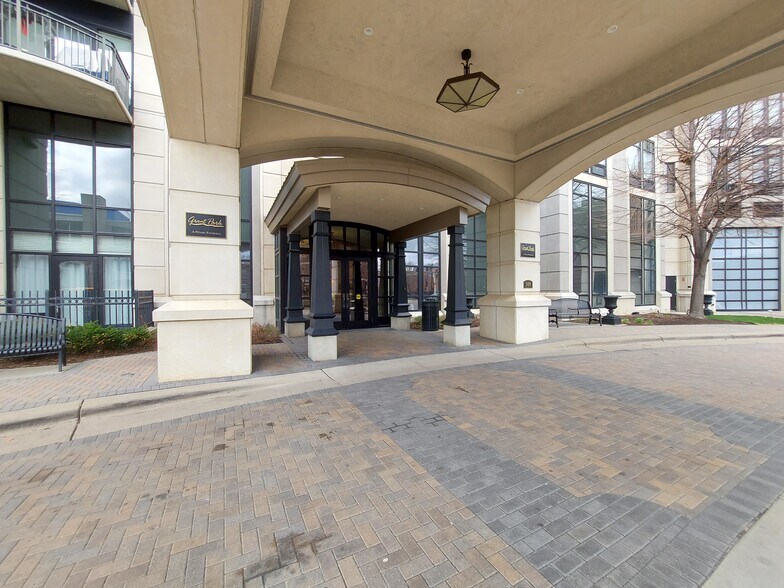 Entrance - 500 E Grant St