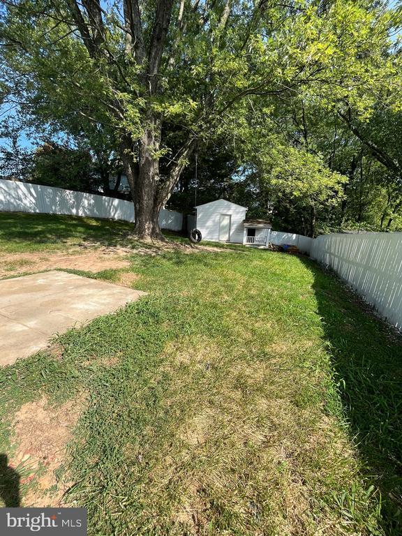 Building Photo - 13225 Hawthorn Ln