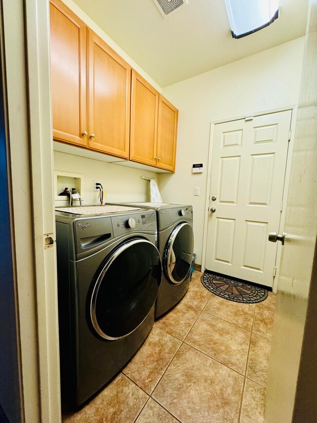 Building Photo - 47398 Manteca Ct