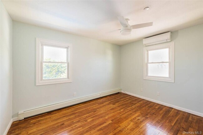 Building Photo - 869 Beach St