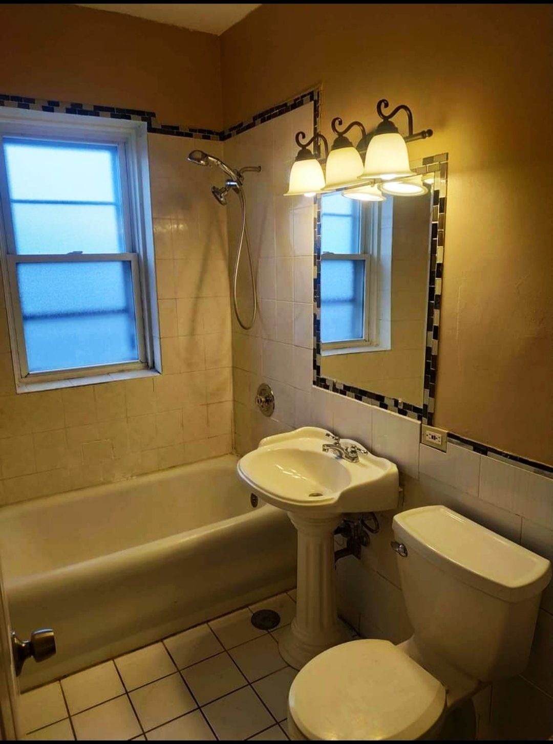 Bathroom - 4820 S Keeler Ave