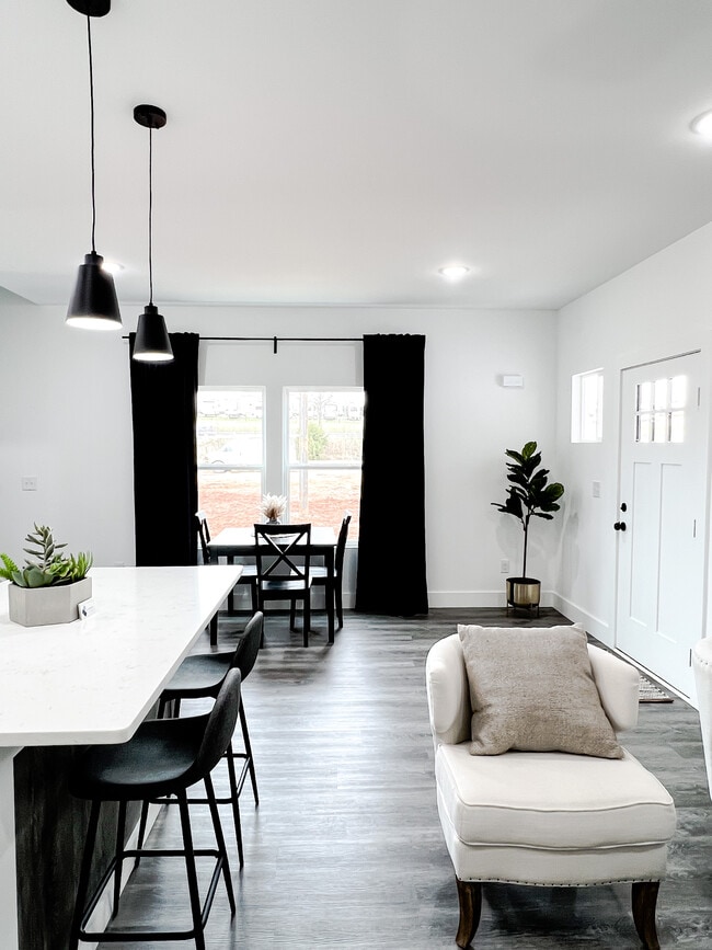 Building Photo - 126 Parris Bridge Rd