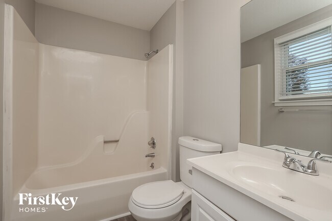 Building Photo - 1831 Palamino Dr