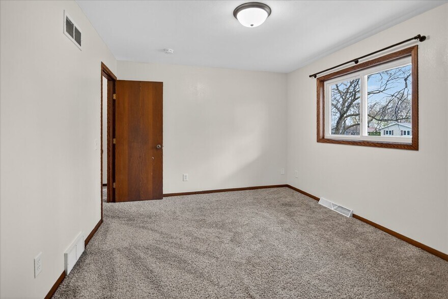 Building Photo - 1014 N Westfield Rd