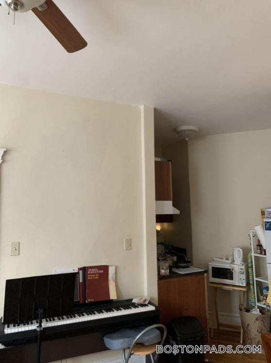 Building Photo - 38 Hemenway St