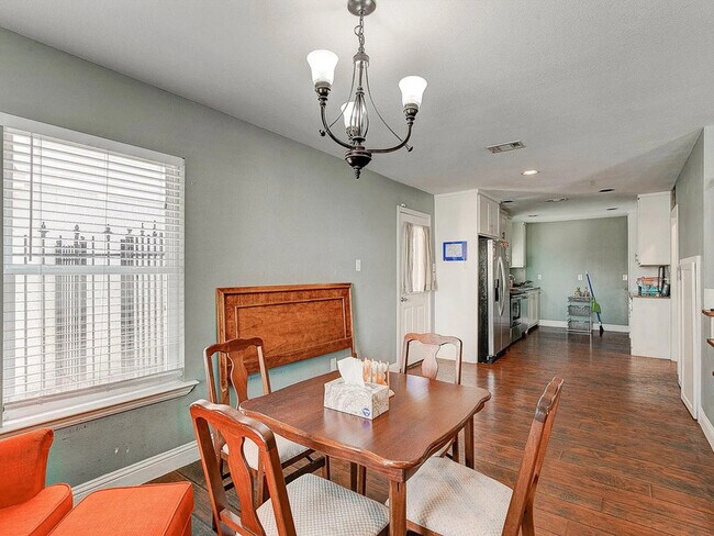 Building Photo - 3201 Forest Park Blvd