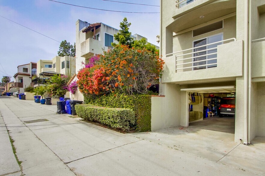 Building Photo - 4678 Morrell St