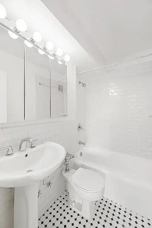 Building Photo - 630 Lenox Avenue