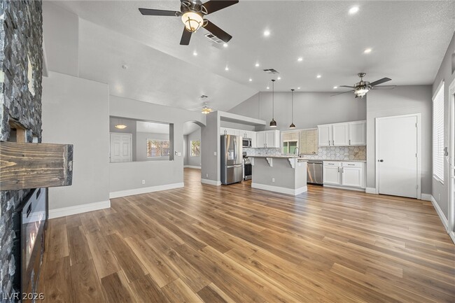 Building Photo - 328 Waterwheel Falls Dr