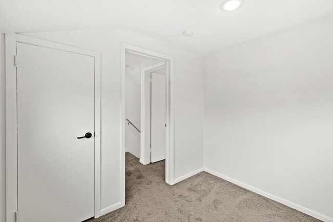 Building Photo - AVAILABLE JULY 1ST! Don't miss this RENOVATED 3-BEDROOM!!