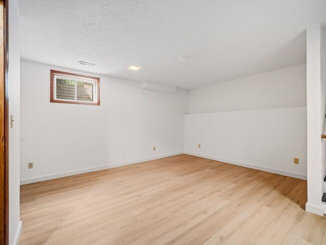 Building Photo - 5315 W Conestoga Ave