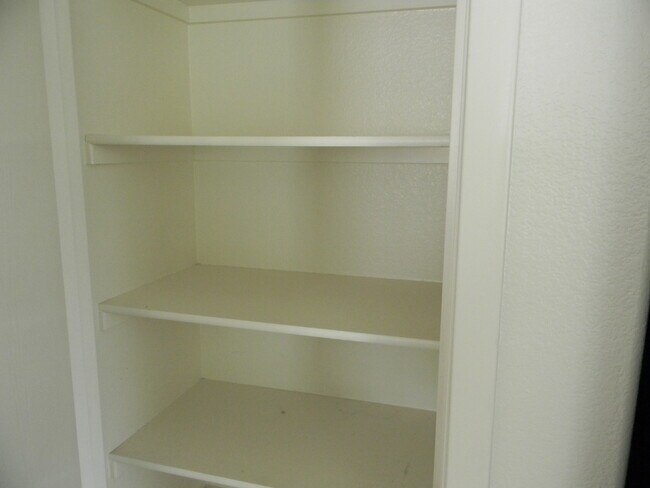 Building Photo - Diamond Ranch