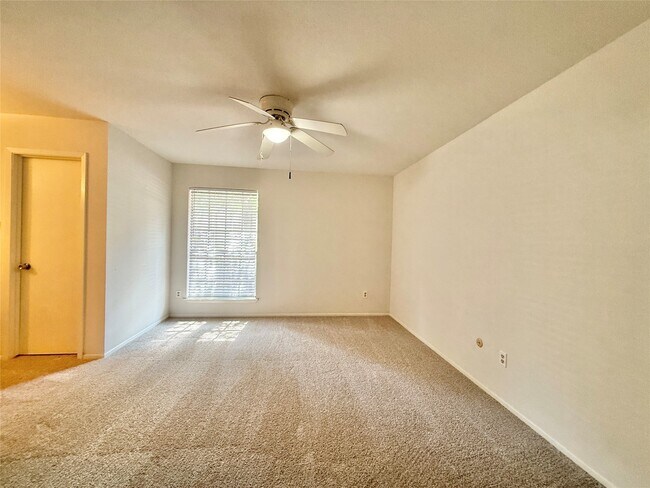 Building Photo - 16 Rock Pine Ct