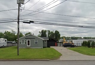 Building Photo - 9646 River Rd