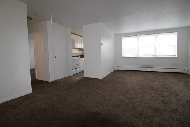 Primary Photo - 30 Gillett St