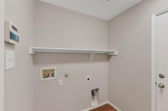 Building Photo - 708 Lark Dr
