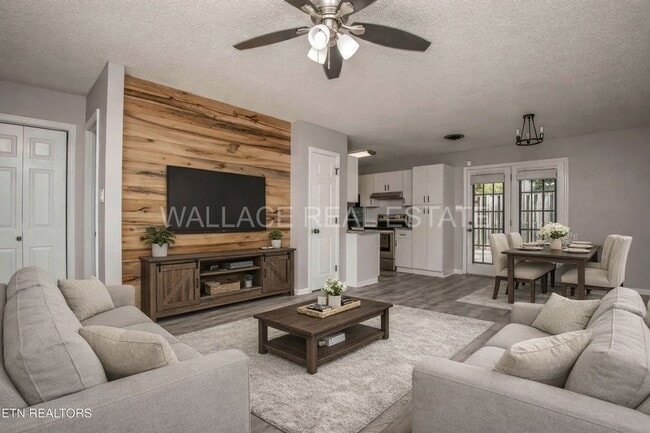 Building Photo - BEAUTIFUL, UPDATED 2 BEDROOM TOWNHOUSE IN PLEASANT TRACE!!