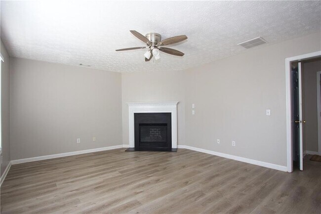 Building Photo - 3292 Shady Valley Ct SW