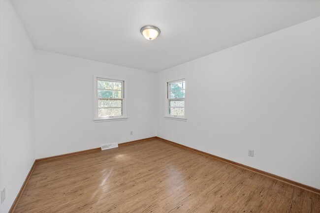 Building Photo - 249 W Nebraska St