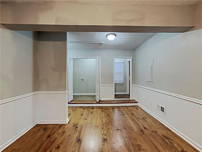 Building Photo - 2438 3 Bars Dr