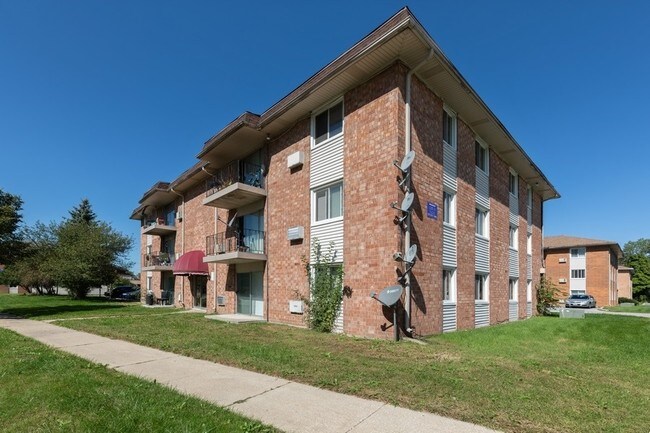 Building Photo - Islander Condos