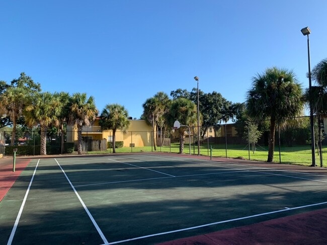 Building Photo - 1bed/1bath move-in ready condo $1140/month available December 2025