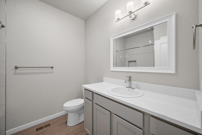 Building Photo - Modern 2 Bedroom, 2.5 Bathroom Townhome with a Loft, Central A/C, Gas Fireplace, and Washer and D...