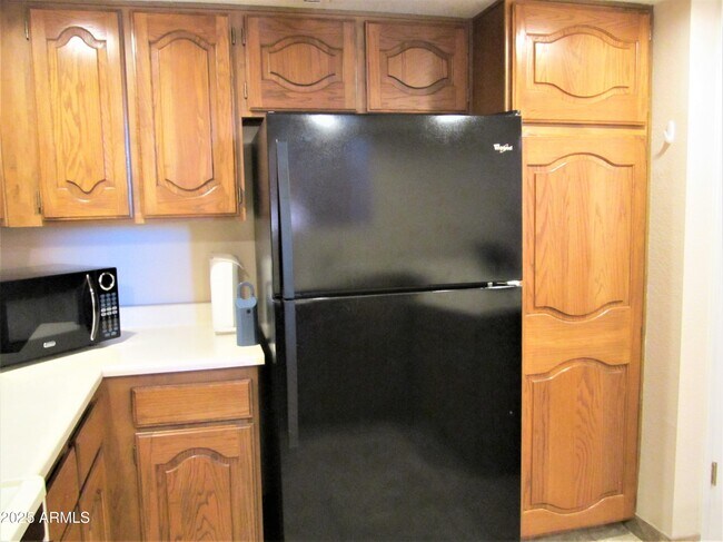 Building Photo - 4303 E Cactus Rd