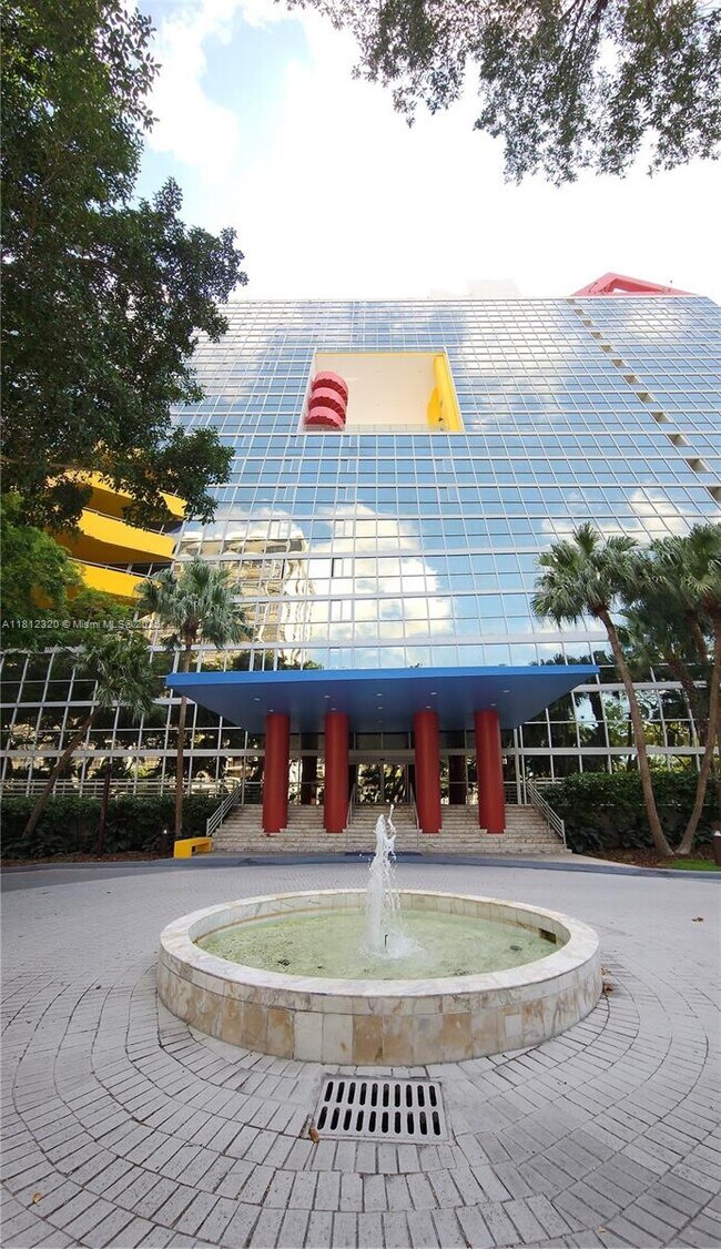 Building Photo - 2025 Brickell Ave