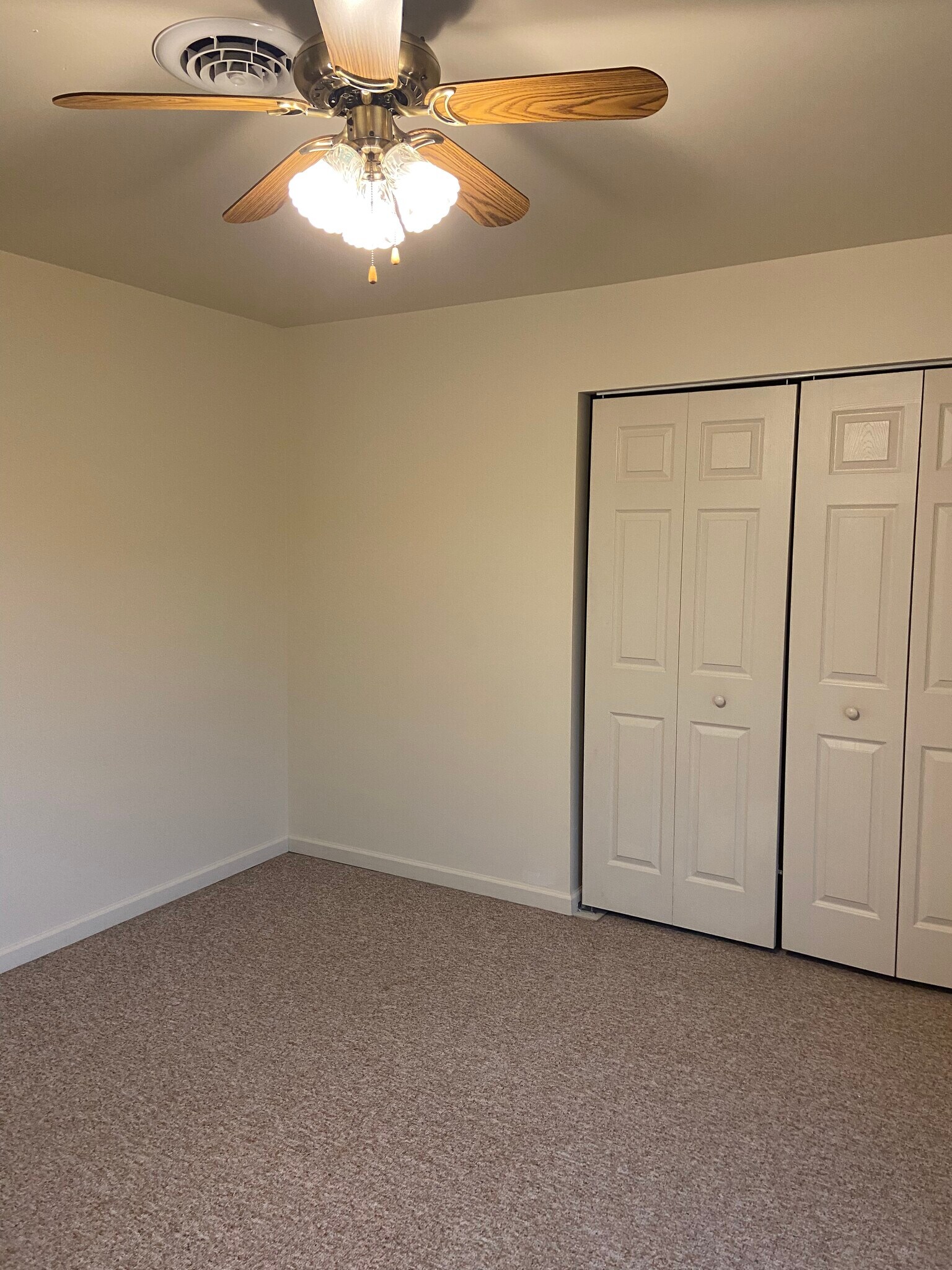Building Photo - 116 Blue Spruce Ln
