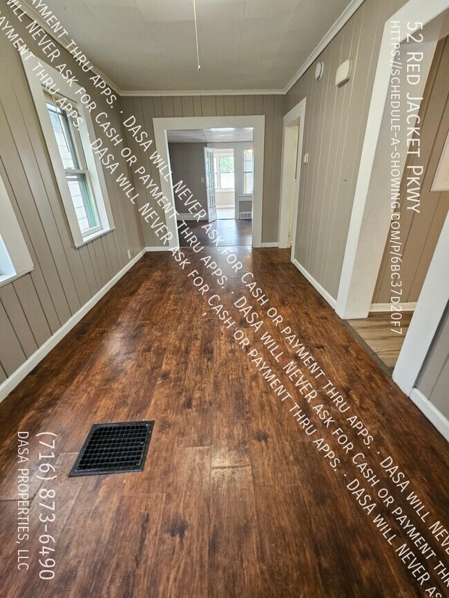 Building Photo - 52 Red Jacket - 4 Bed / 1 Bath