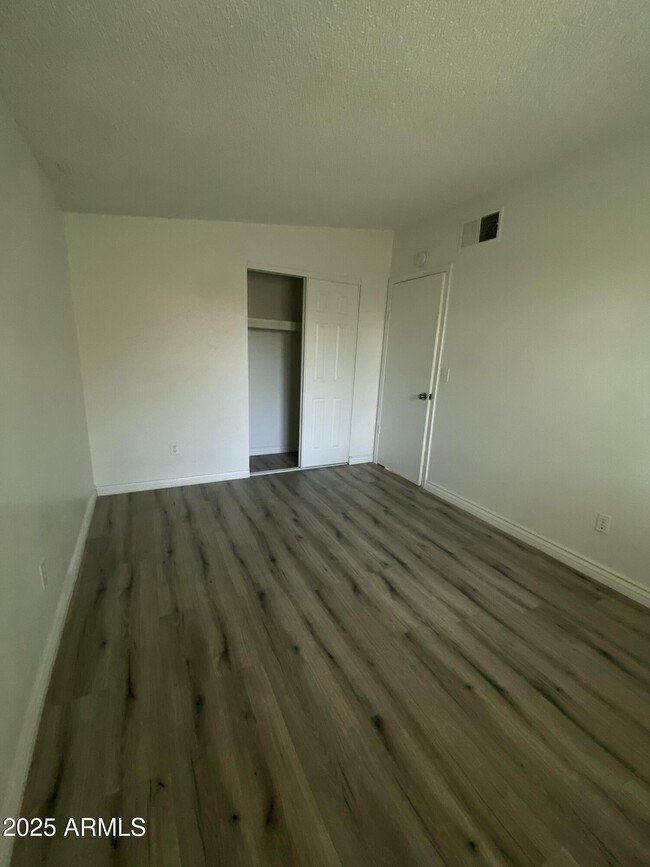 Building Photo - 2580 S Yavapai Rd