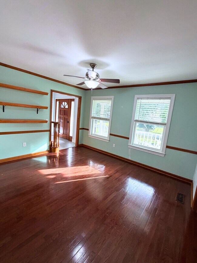 Building Photo - Spacious 4 Bedroom, 2.5 Bath Home with Stunning Marsh Views