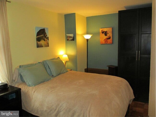 Building Photo - 1260 21st St NW