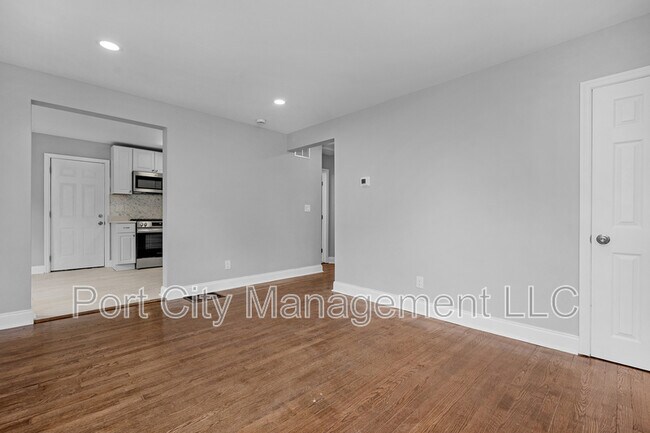 Building Photo - 4902 Gilray Dr