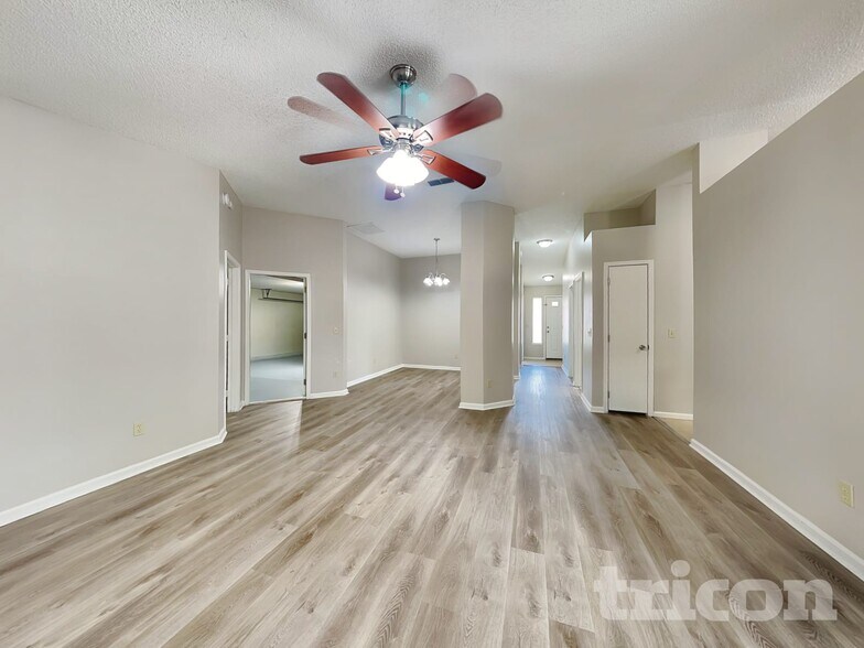 Building Photo - 8158 Pilgrims Trace Dr