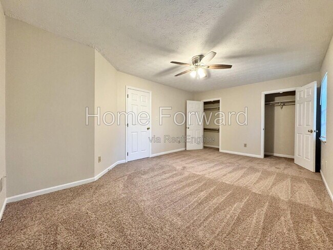 Building Photo - 3118 High Ridge Dr