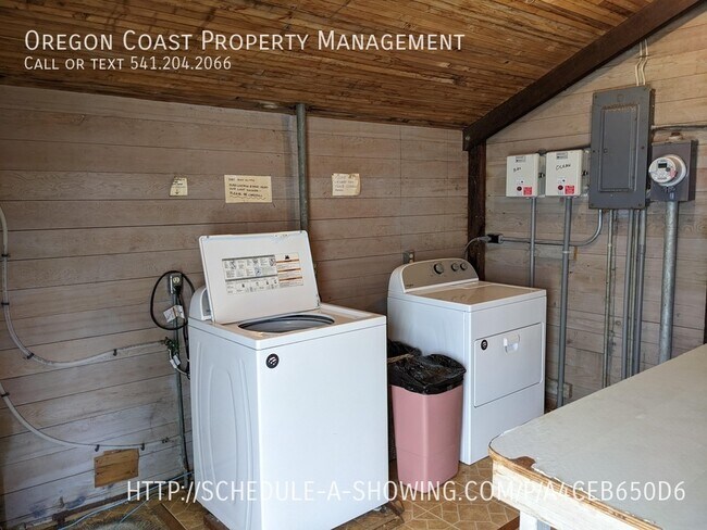 Building Photo - Fully furnished 3 bedroom beach condo