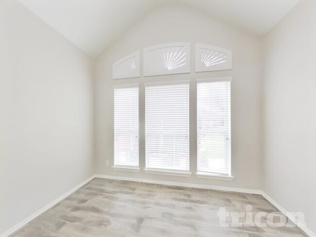 Building Photo - 6855 Tournament Dr