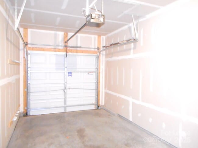 Building Photo - 14048 Singleleaf Lane