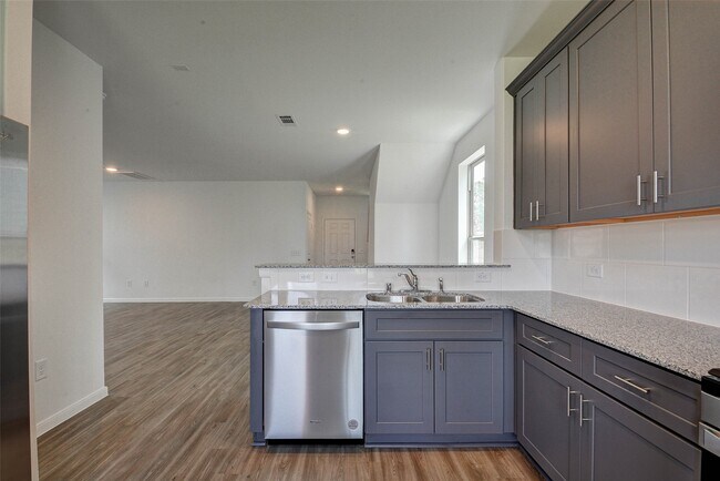 Building Photo - 16642 Teak Mantle Rd