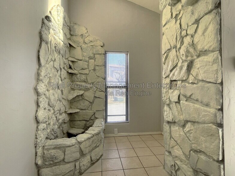 Building Photo - 11511 Stagecoach Trail