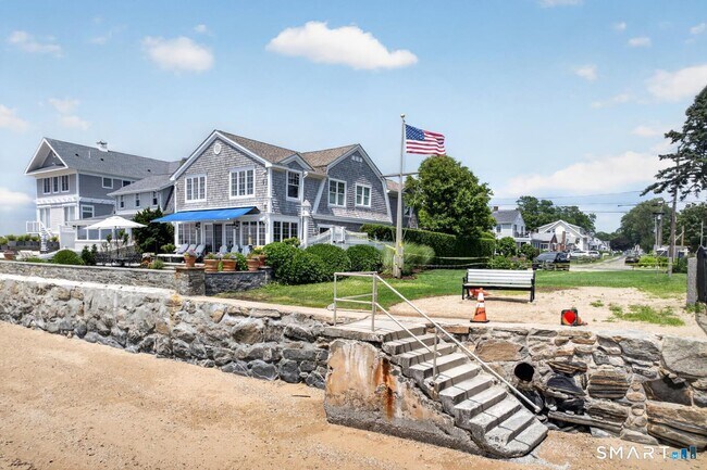 Building Photo - 25 W Shore Dr