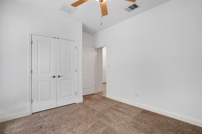 Building Photo - 9501 Bentley Garner Ln