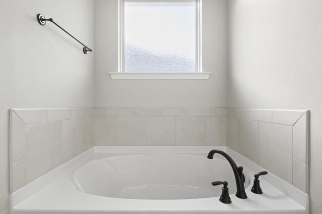 Building Photo - 1049 Stella Rd