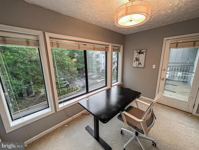Building Photo - 2239 Hunters Run Dr