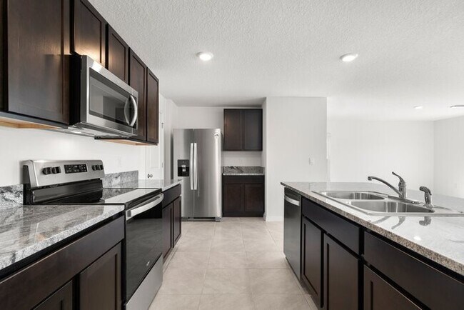Building Photo - LIKE NEW Home for Rent in Ridgewood!