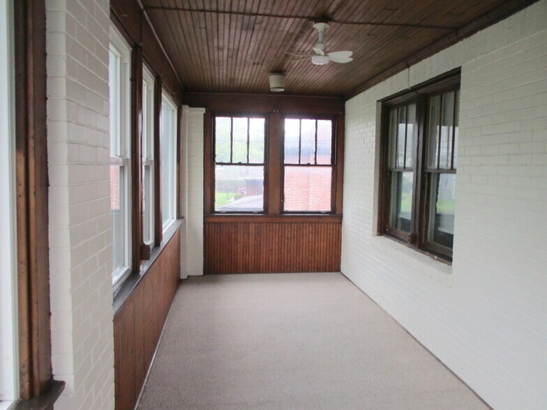 Building Photo - 205 Wayne St